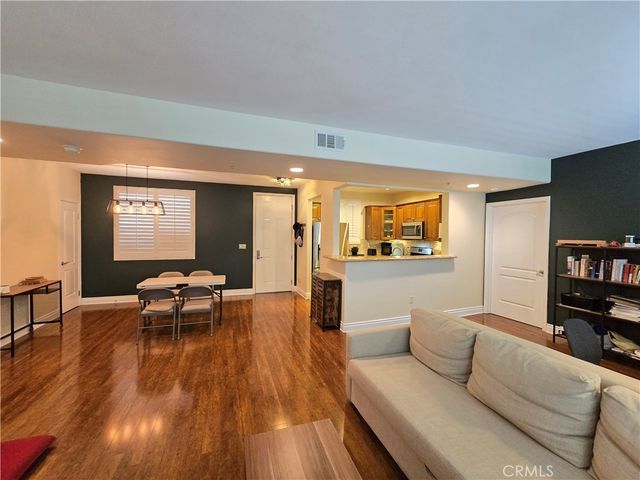 4724 Kester Avenue 409, Sherman Oaks, CA 91403