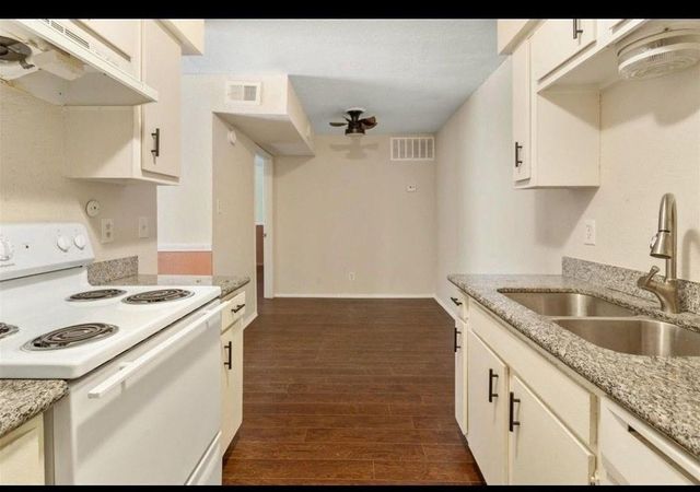 6200 W Tidwell Road 1614, Houston, TX 77092