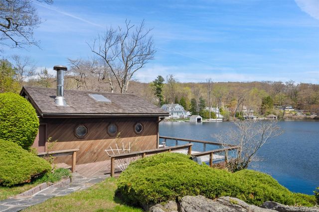 366 W Lake Boulevard, Mahopac, NY 10541