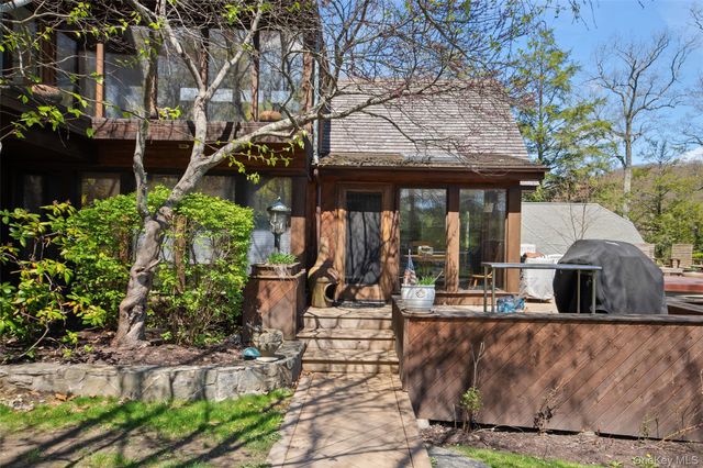 366 W Lake Boulevard, Mahopac, NY 10541