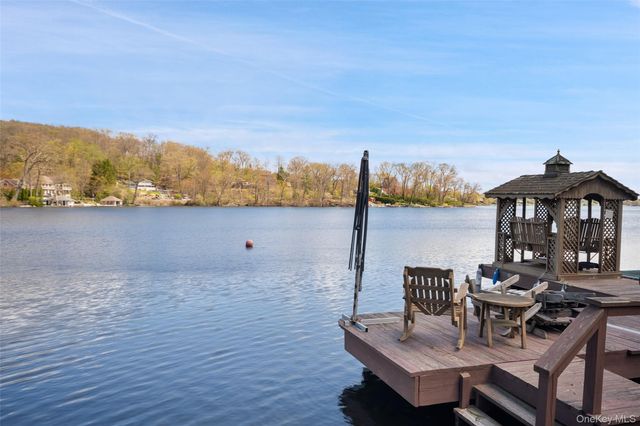 366 W Lake Boulevard, Mahopac, NY 10541