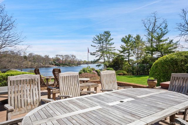 366 W Lake Boulevard, Mahopac, NY 10541