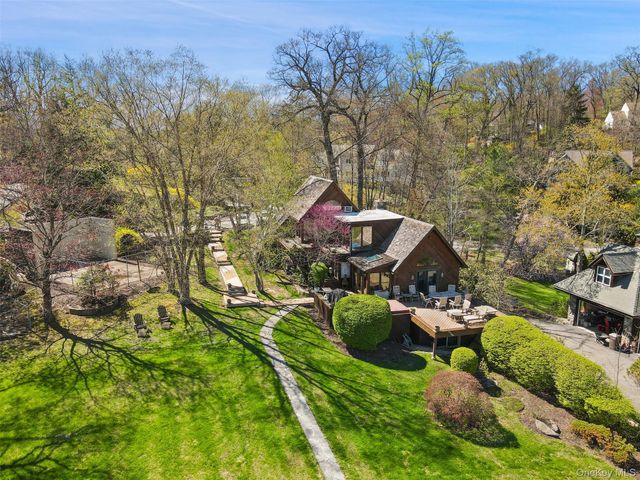 366 W Lake Boulevard, Mahopac, NY 10541