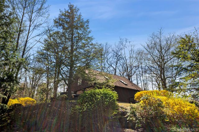366 W Lake Boulevard, Mahopac, NY 10541