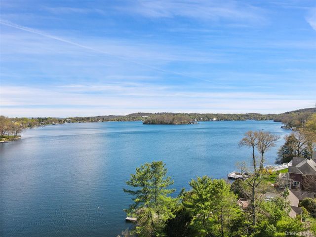 366 W Lake Boulevard, Mahopac, NY 10541
