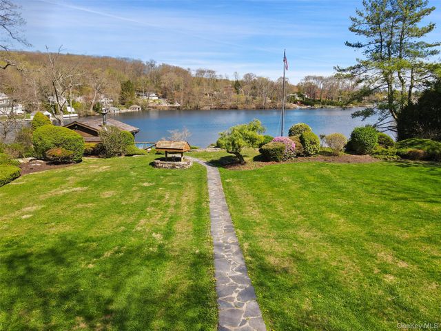 366 W Lake Boulevard, Mahopac, NY 10541