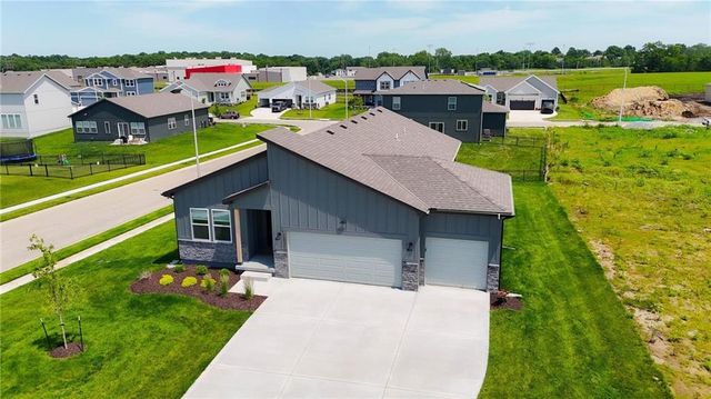 9014 SW 4TH Street, Blue Springs, MO 64064