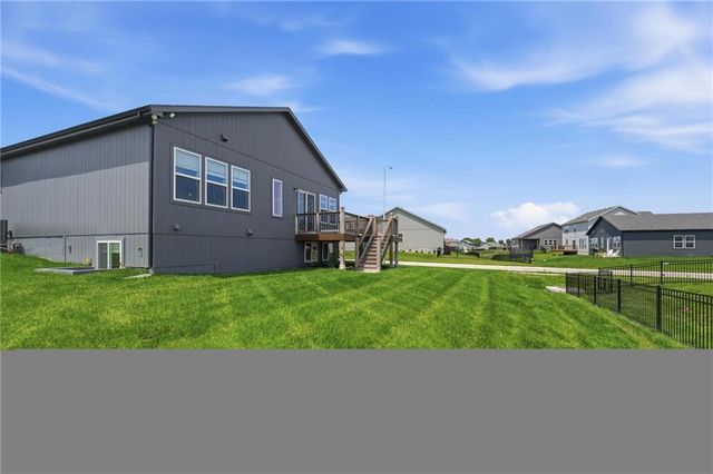 9014 SW 4TH Street, Blue Springs, MO 64064