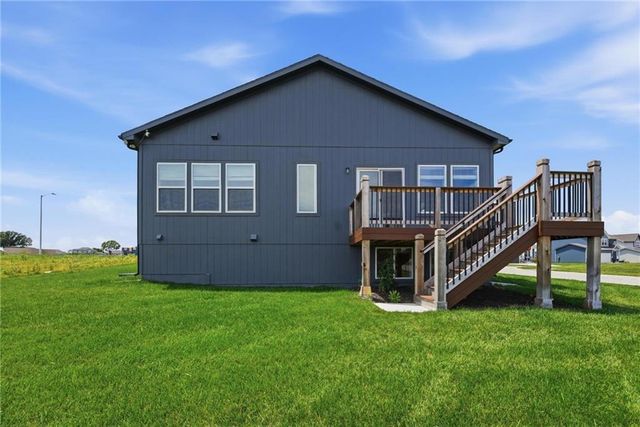 9014 SW 4TH Street, Blue Springs, MO 64064