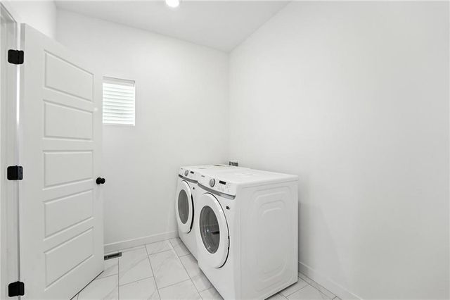 9014 SW 4TH Street, Blue Springs, MO 64064