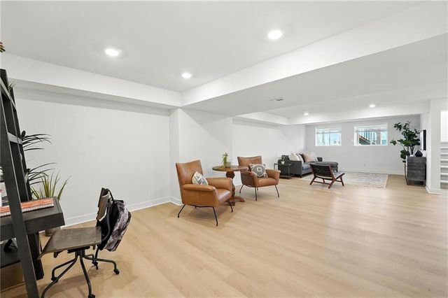 9014 SW 4TH Street, Blue Springs, MO 64064