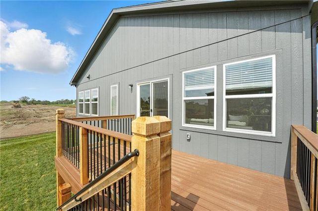 9014 SW 4TH Street, Blue Springs, MO 64064
