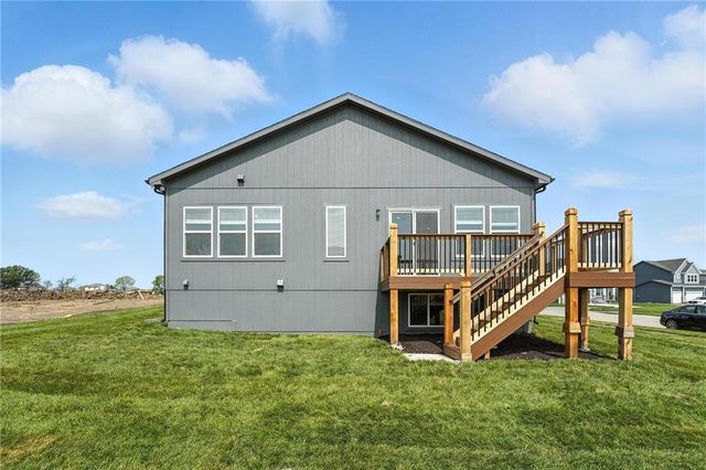 9014 SW 4TH Street, Blue Springs, MO 64064
