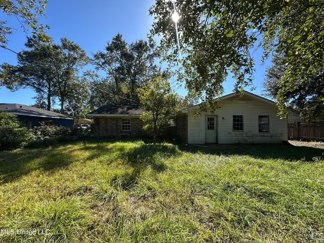 3307 Middle Avenue, Pascagoula, MS 39581