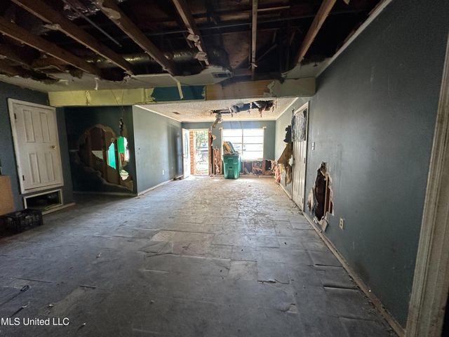 3307 Middle Avenue, Pascagoula, MS 39581