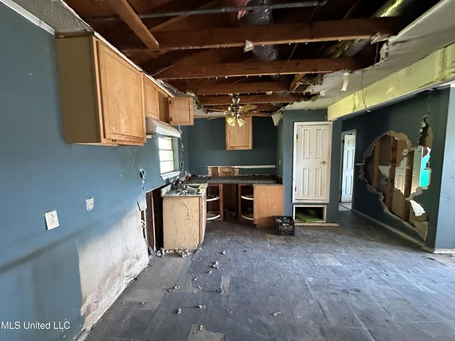 3307 Middle Avenue, Pascagoula, MS 39581