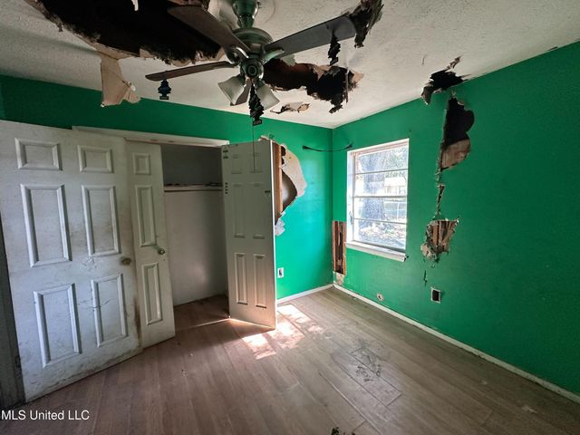 3307 Middle Avenue, Pascagoula, MS 39581