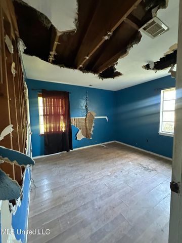 3307 Middle Avenue, Pascagoula, MS 39581