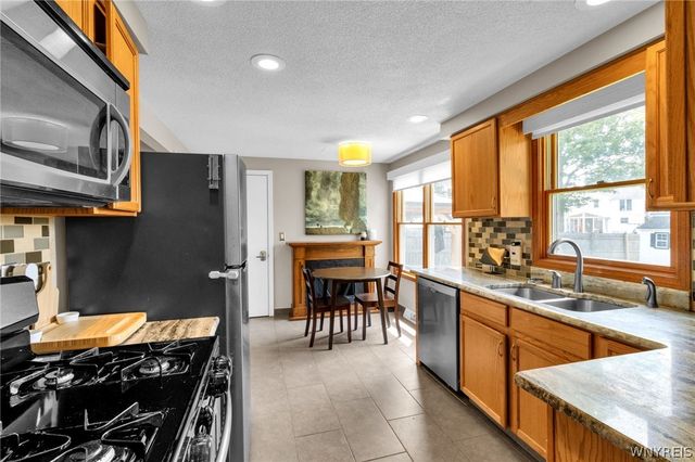 387 Seneca Place, Lancaster, NY 14086