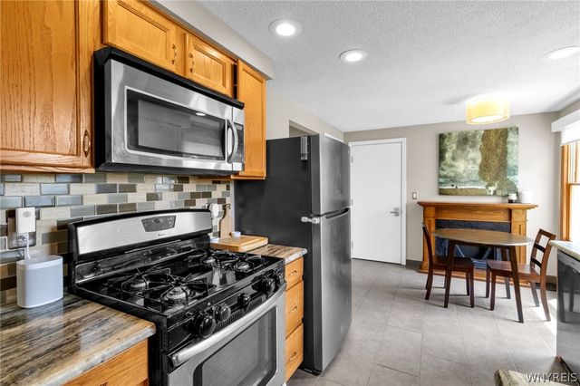 387 Seneca Place, Lancaster, NY 14086