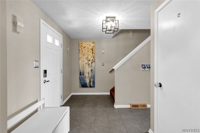 387 Seneca Place, Lancaster, NY 14086