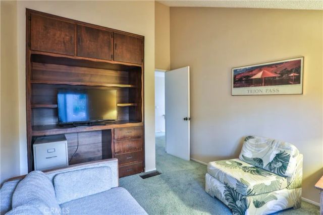 672 Greendale Lane, Pomona, CA 91767