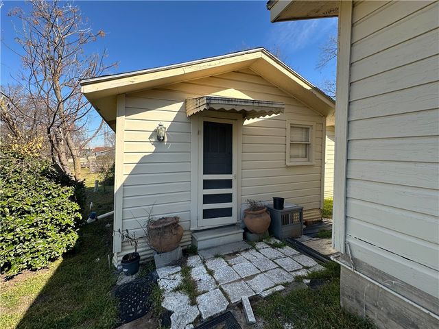 1101 E Palestine Street, Mexia, TX 76667