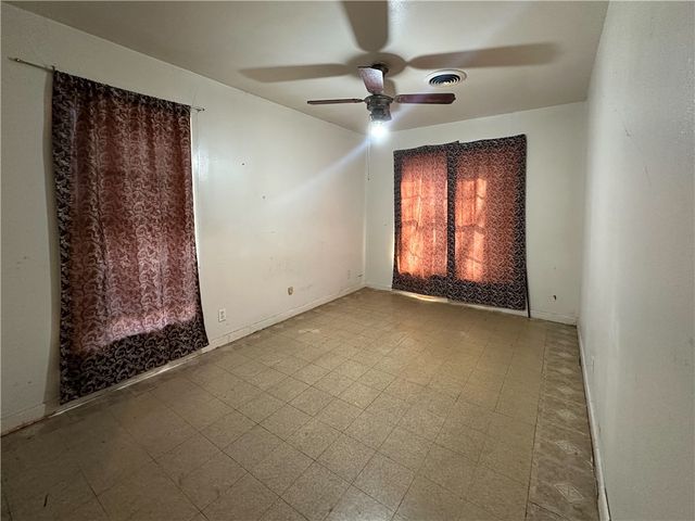 1101 E Palestine Street, Mexia, TX 76667