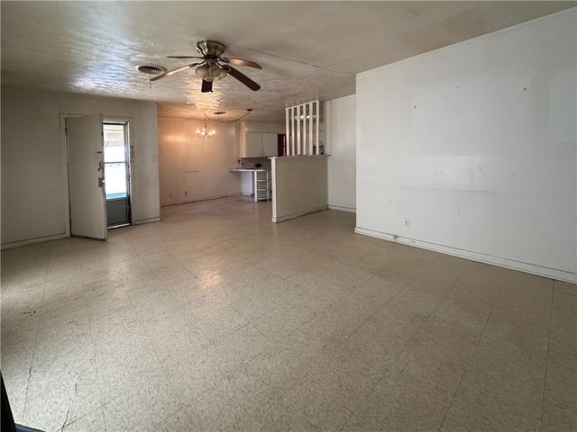 1101 E Palestine Street, Mexia, TX 76667