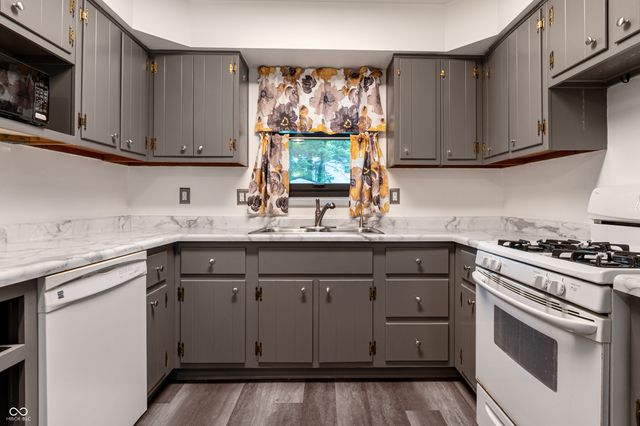3539 E Southport Road, Indianapolis, IN 46227