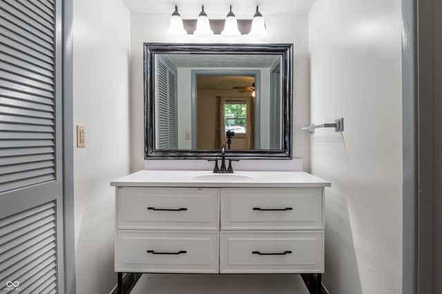 3539 E Southport Road, Indianapolis, IN 46227