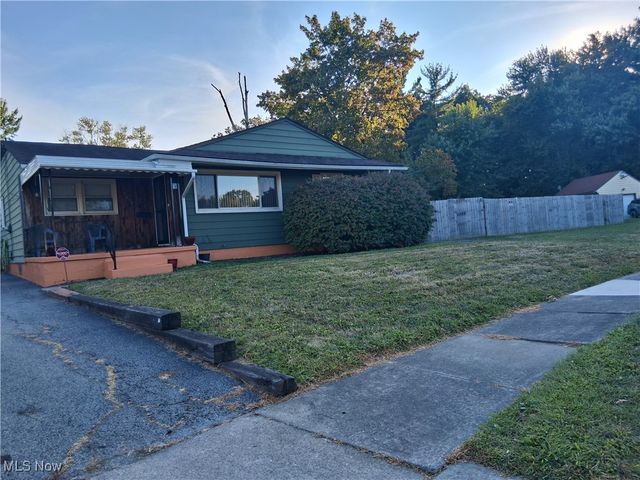 2879 Linda Drive NW, Warren, OH 44485