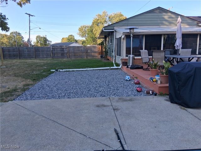 2879 Linda Drive NW, Warren, OH 44485