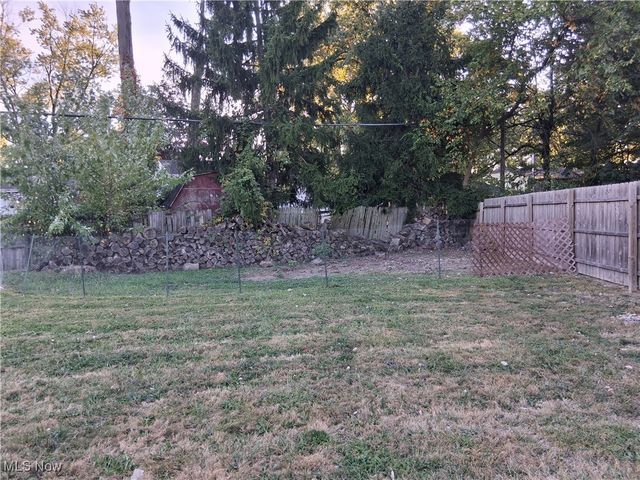 2879 Linda Drive NW, Warren, OH 44485