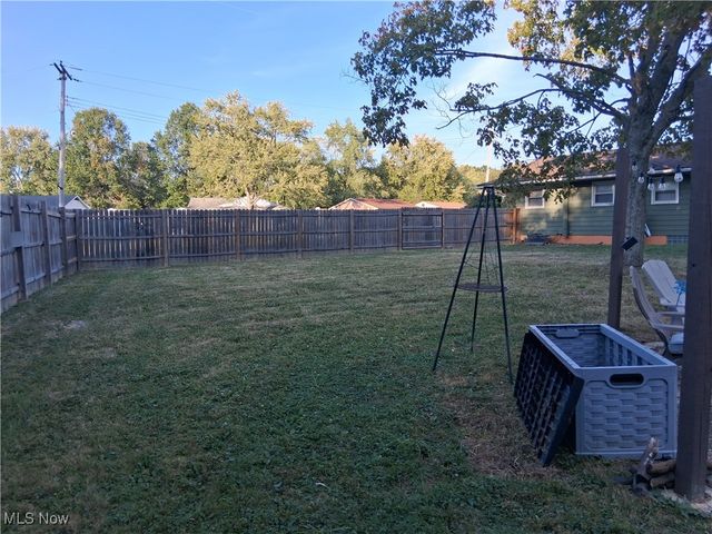 2879 Linda Drive NW, Warren, OH 44485