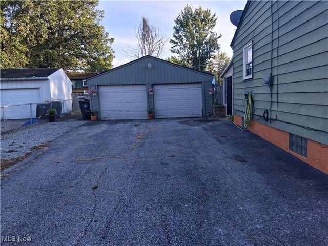 2879 Linda Drive NW, Warren, OH 44485