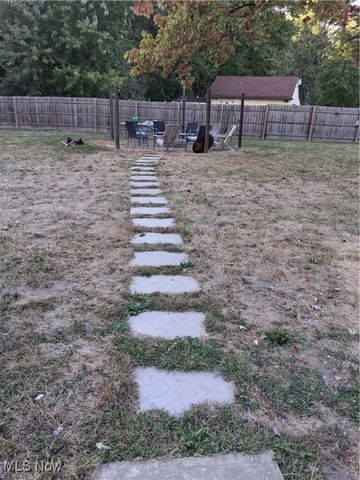 2879 Linda Drive NW, Warren, OH 44485