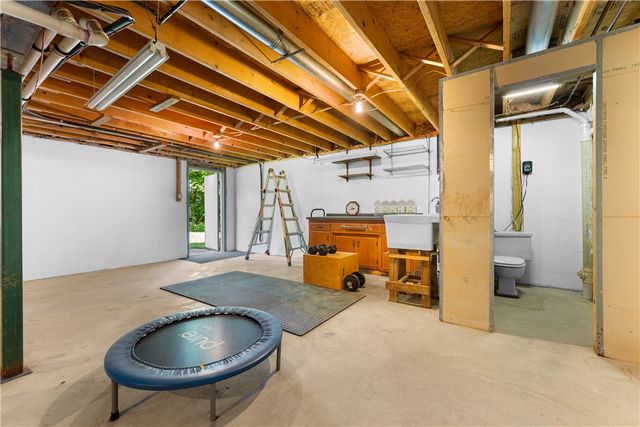 147 Lindley Rd, North Strabane, PA 15317