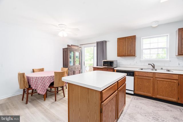 9 BIRCHGROVE RD, Newark, DE 19702