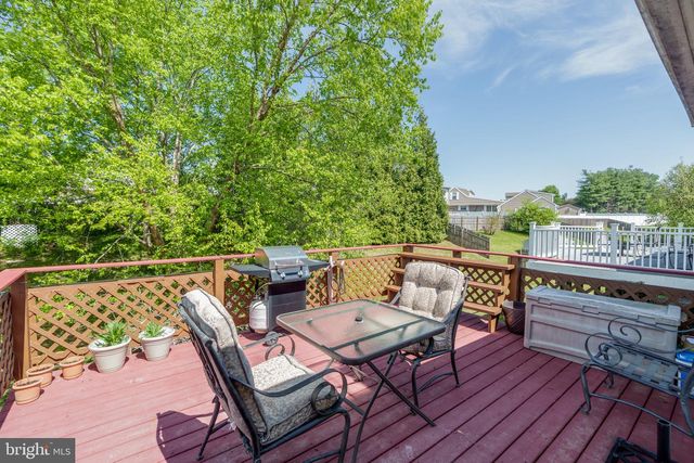 9 BIRCHGROVE RD, Newark, DE 19702
