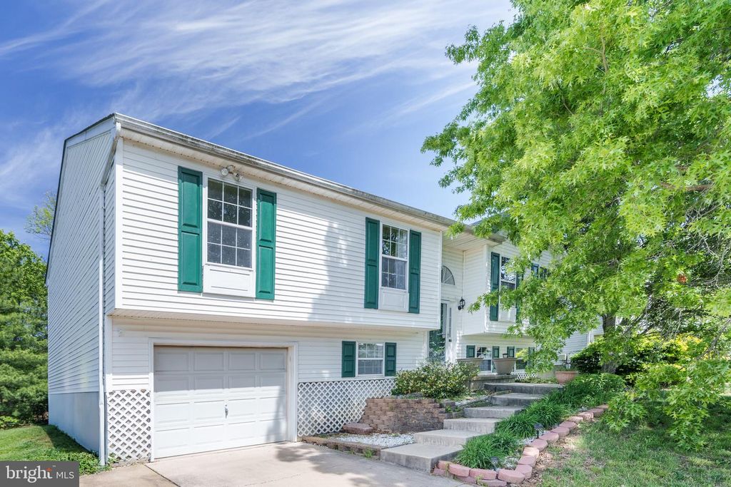 9 BIRCHGROVE RD, Newark, DE 19702