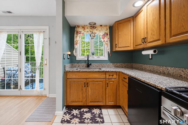 3 East Court 3, Derby, CT 06418