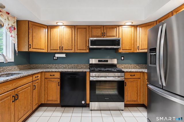 3 East Court 3, Derby, CT 06418