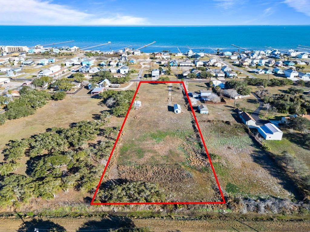 1315 S Church St, Rockport, TX 78382 — exterior