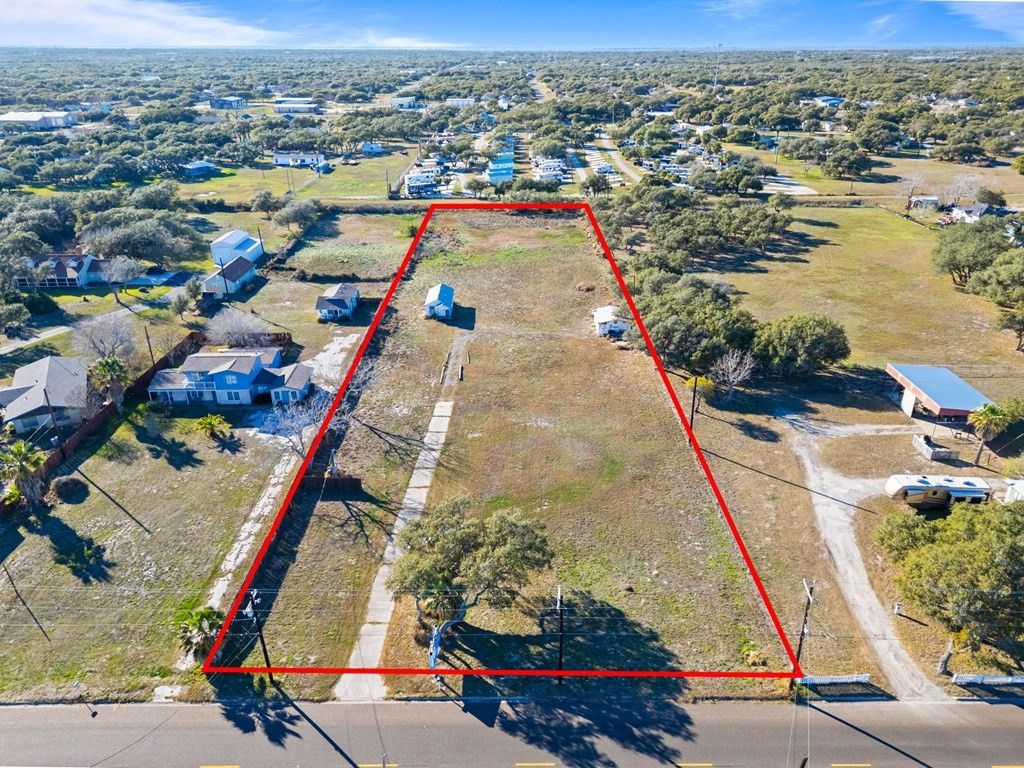 1315 S Church St, Rockport, TX 78382 — photo 2
