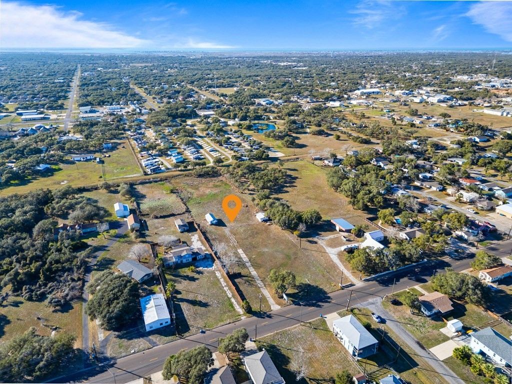 1315 S Church St, Rockport, TX 78382 — photo 5