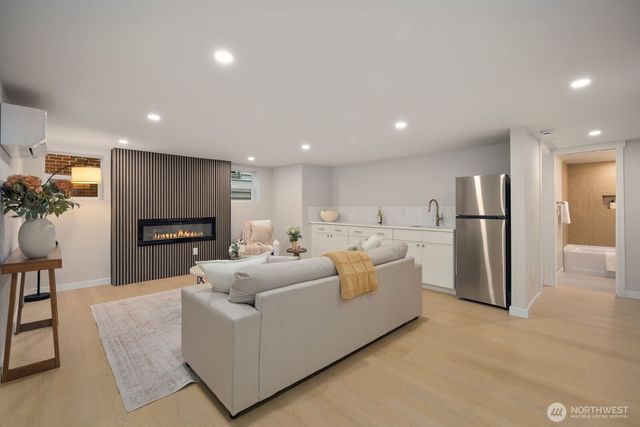 3209 NE 98th Street, Seattle, WA 98115
