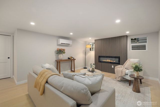 3209 NE 98th Street, Seattle, WA 98115