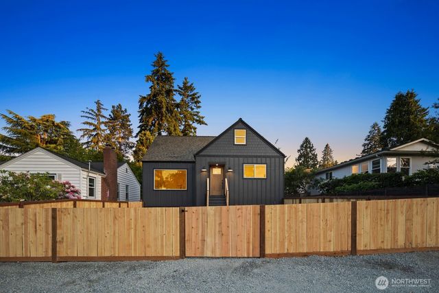 3209 NE 98th Street, Seattle, WA 98115