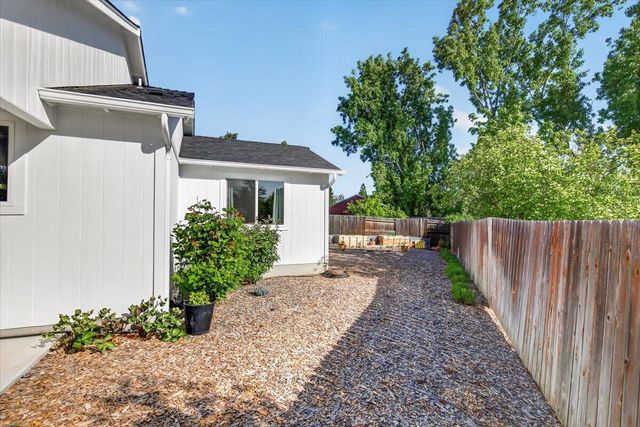 500 Antilles Lane, Medford, OR 97501
